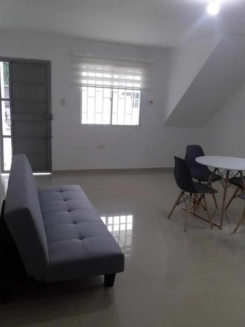 Iii Apartment *